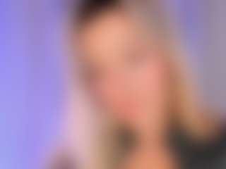 Live cam show with Lilii Moon - Exclusive on 1on1-livenow