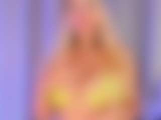 Live cam show with Lilii Moon - Naked on Cam Slut