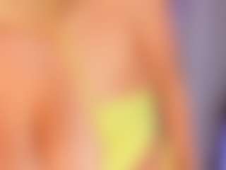 Live cam show with Lilii Moon - Exclusive on milfzrlive.com