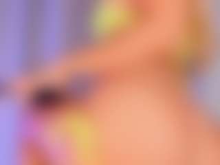 Live cam show with Lilii Moon - BBW on friskycurves.com
