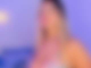 Live cam show with Lilii Moon - Fingering on Uber Horny