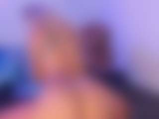 Live cam show with Lilii Moon - Strip on slutload
