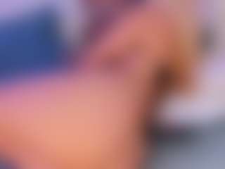 Live cam show with Lilii Moon - Rubia on Camming Site