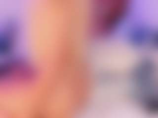 Live cam show with Lilii Moon - Fingering on crypto-cams