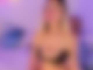 Live cam show with Lilii Moon - Deepthroat on CamSodaAdn