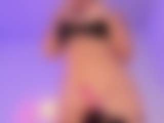 Live cam show with Lilii Moon - Latina Toys on milfzrlive.com | colombia