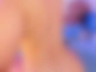 Live cam show with Lilii Moon - Costume on Milf Play