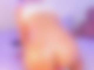 Live cam show with Lilii Moon - Public on UwU Esports