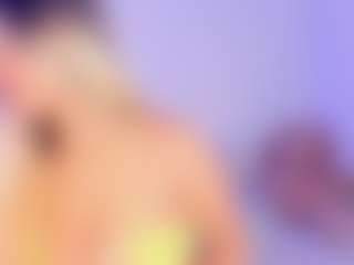 Live cam show with Lilii Moon - Squirt Curvy on Gym Cam Girls