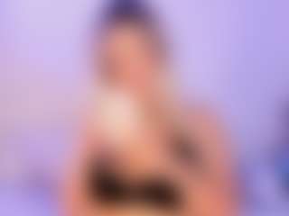 Live cam show with Lilii Moon - Riding on Soda Cam