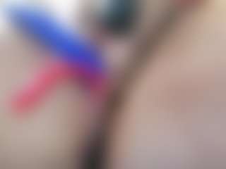 Iwazsoaking's Live Sex Cam Show