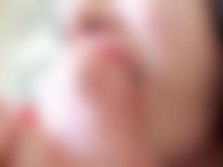 Iwazsoaking's Live Sex Cam Show