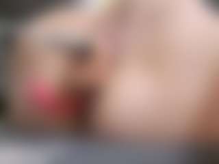 Live cam show with Iwazsoaking - Belly on Camsoda