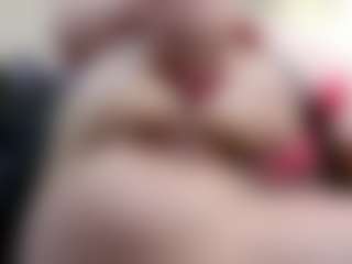 Live cam show with Iwazsoaking - Smoking on SxyPornLive