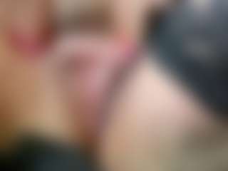 Iwazsoaking's Live Sex Cam Show
