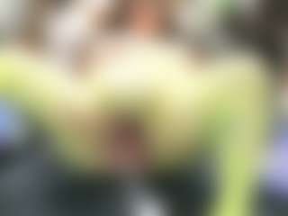 Live cam show with Iwazsoaking - Curvy MILF on intimatelivegirls.com