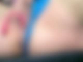 Iwazsoaking MILF webcam performer live streaming