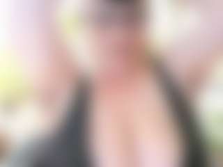 Live cam show with Iwazsoaking - Old on Milfs Live