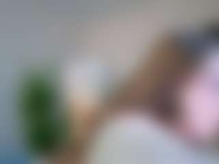 magiceyes MILF webcam performer live streaming