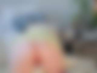 magiceyes MILF webcam performer live streaming