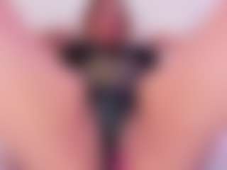 naughty-flower MILF webcam performer live streaming