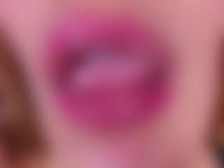 naughty-flower MILF webcam performer live streaming