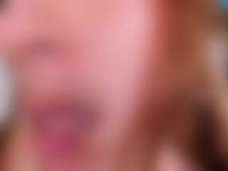 naughty-flower MILF webcam performer live streaming