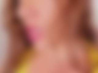 naughty-flower MILF webcam performer live streaming