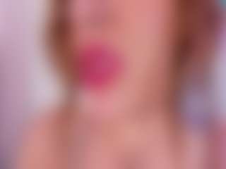 naughty-flower MILF webcam performer live streaming