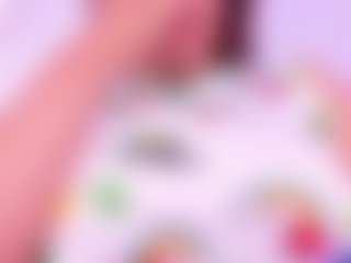 naughty-flower MILF webcam performer live streaming