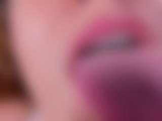 naughty-flower MILF webcam performer live streaming