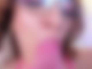 naughty-flower MILF webcam performer live streaming