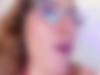 naughty-flower MILF webcam performer live streaming