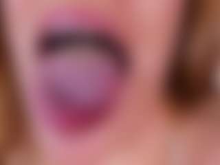 naughty-flower MILF webcam performer live streaming