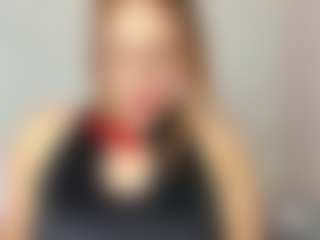 naughty-flower MILF webcam performer live streaming