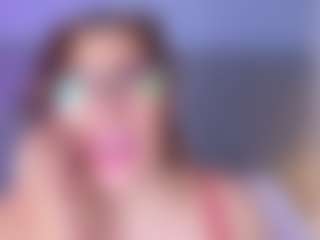naughty-flower MILF webcam performer live streaming