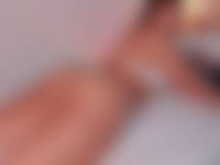 Live cam show with electra-cute - Athletic Shaved Pussy on CSO-WL