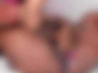 Live cam show with emiilyrosee - Fingers on Camsoda