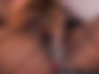 Live-Cam-Show mit emiilyrosee - Wet auf Camsoda