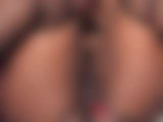 Live cam show with emiilyrosee - Squirt Curvy on sexylive.show