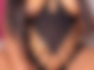 Live cam show with emiilyrosee - Solo on Hubzter Live