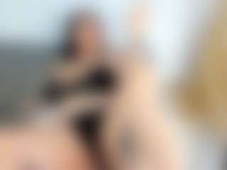 Live cam show with heaterr22 - Bedroom on infinitiblacc.com
