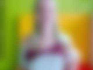 Live cam show with Roxy - Skinny on Camsoda