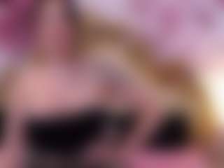 Live cam show with HessaHessy - Smoking on Camsoda