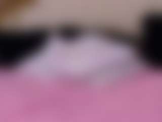 Live cam show with HessaHessy - Smoking on Camsoda