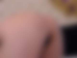 Live cam show with HessaHessy - MILF Teen (18+) on livesuperchat.net