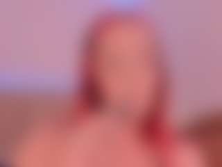 Live cam show with JULIETA - Red Hair on Milf Play