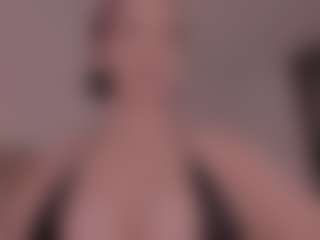 Live cam show with JULIETA - Red Hair HD on Fling VIP Chat