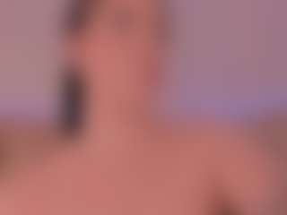 Live cam show with JULIETA - Redbone on Camsoda