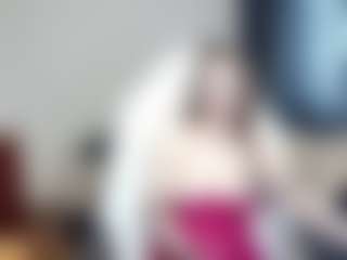 Live cam show with EvaMoon222 - Middle Aged on AdultVida.com